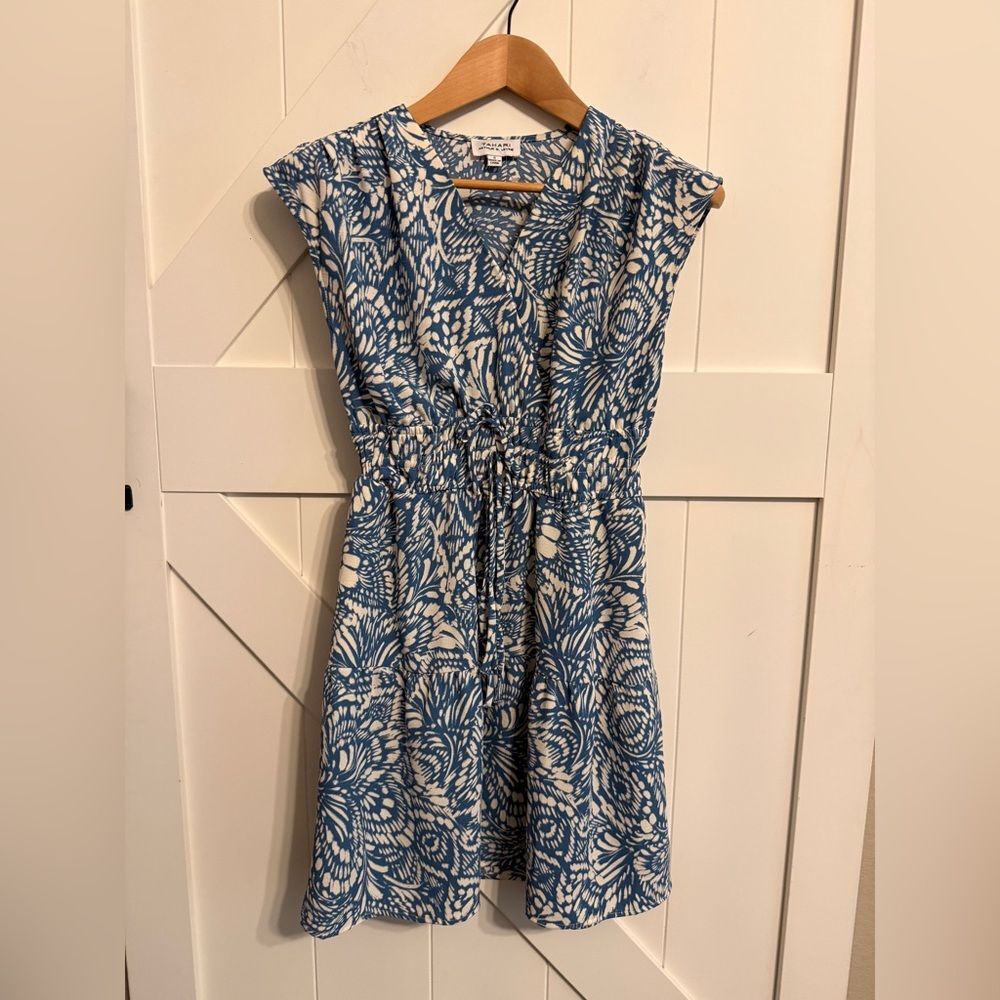 New Tahari Blue and White Floral Summer Dress Small with Pockets Coastal Chic